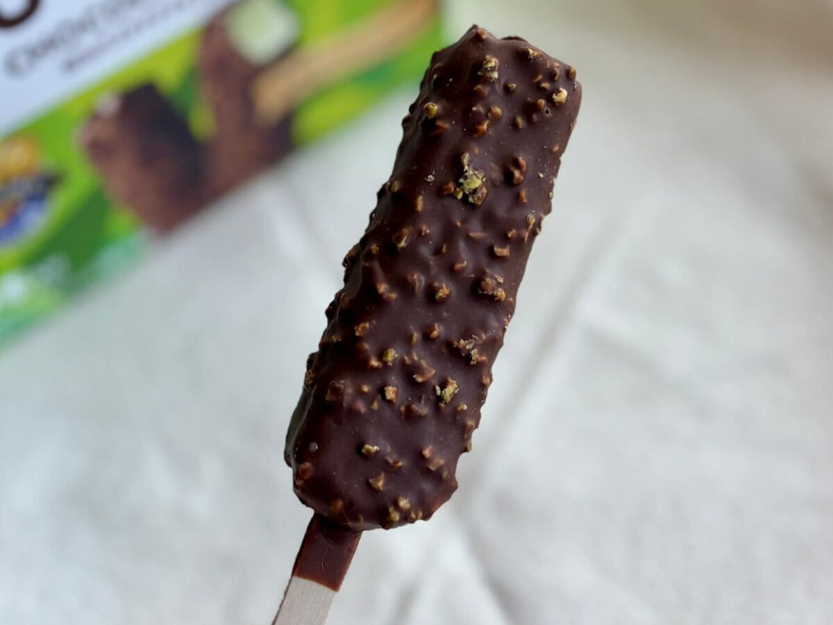 日本での消費急増中!話題の“アレ”がアイスバーに【明治】そのお味は…