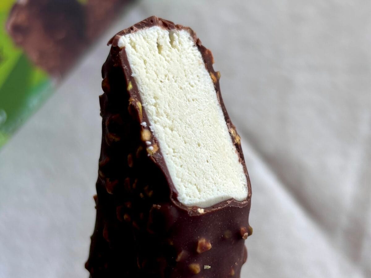 日本での消費急増中!話題の“アレ”がアイスバーに【明治】そのお味は…