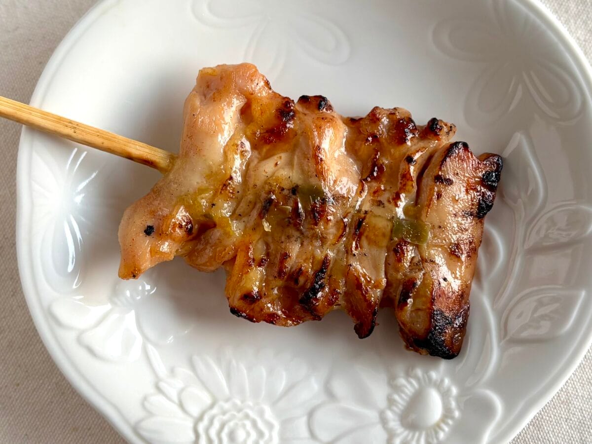 お花見需要にドンピシャ!【ファミマ】新発売の渋めな大人串が絶品