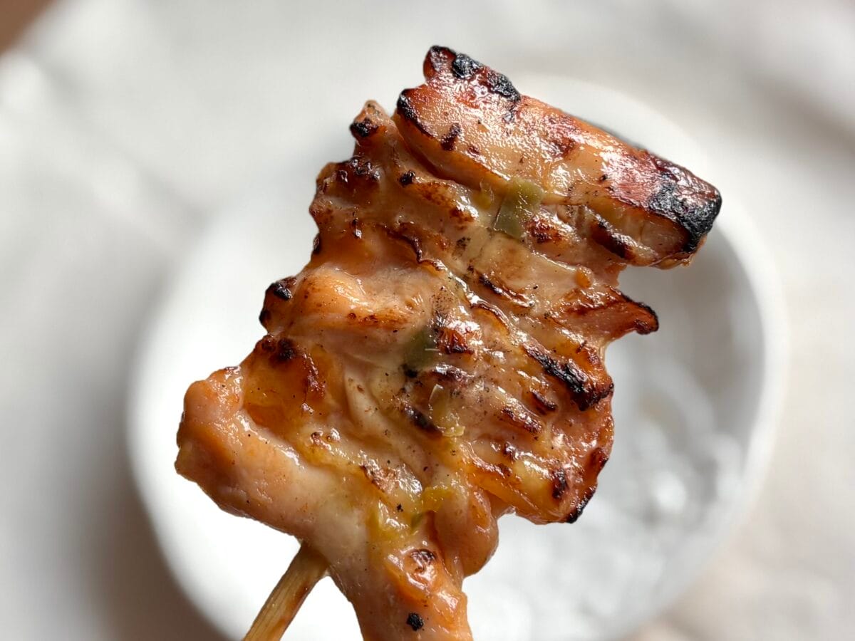 お花見需要にドンピシャ!【ファミマ】新発売の渋めな大人串が絶品