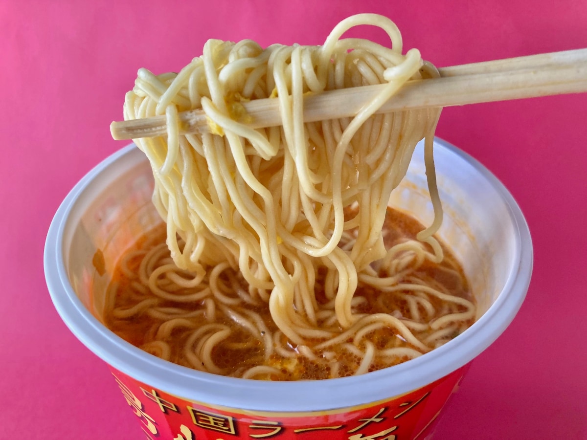 これは替え玉したいくらいウマいぞ!【サッポロ一番】本格的な酸辣湯麺