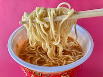 これは替え玉したいくらいウマいぞ！【サッポロ一番】本格的な酸辣湯麺