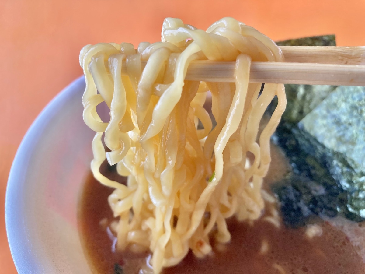 ご飯必須!飲み干し注意?【ローソン限定】元祖家系のラーメンがウマすぎた!