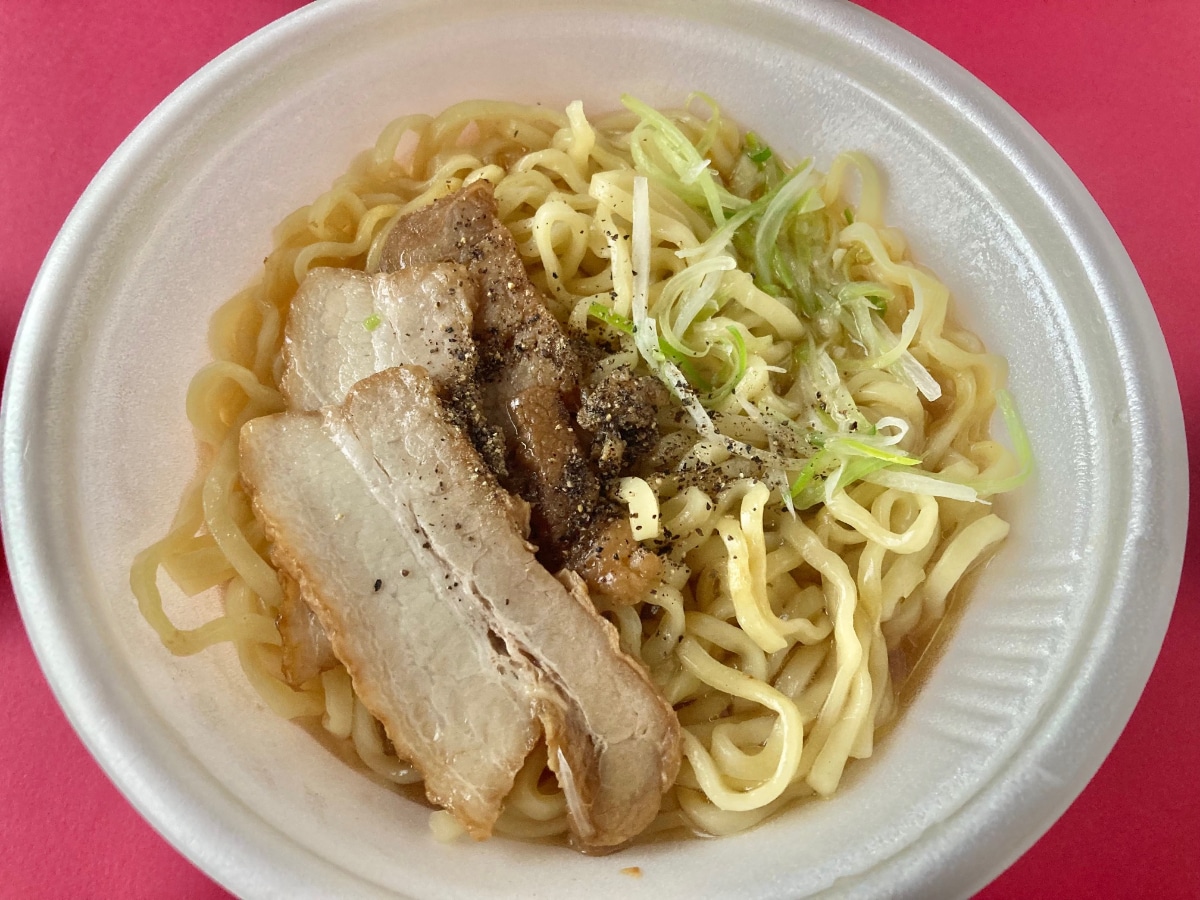 これは美味しい!旨味バッチリ!【関東限定】シンプルなレンジラーメン【ファミマ】