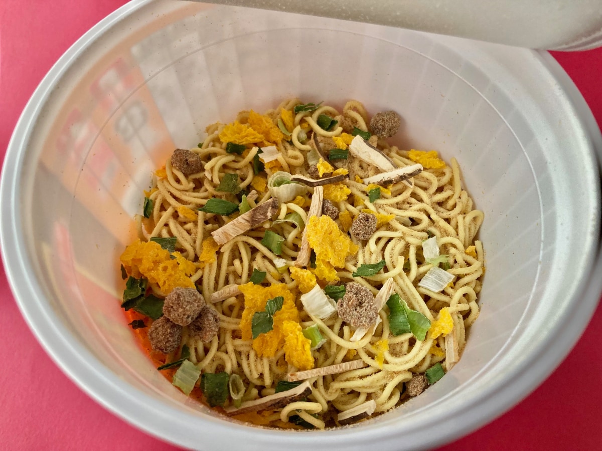 これは替え玉したいくらいウマいぞ!【サッポロ一番】本格的な酸辣湯麺