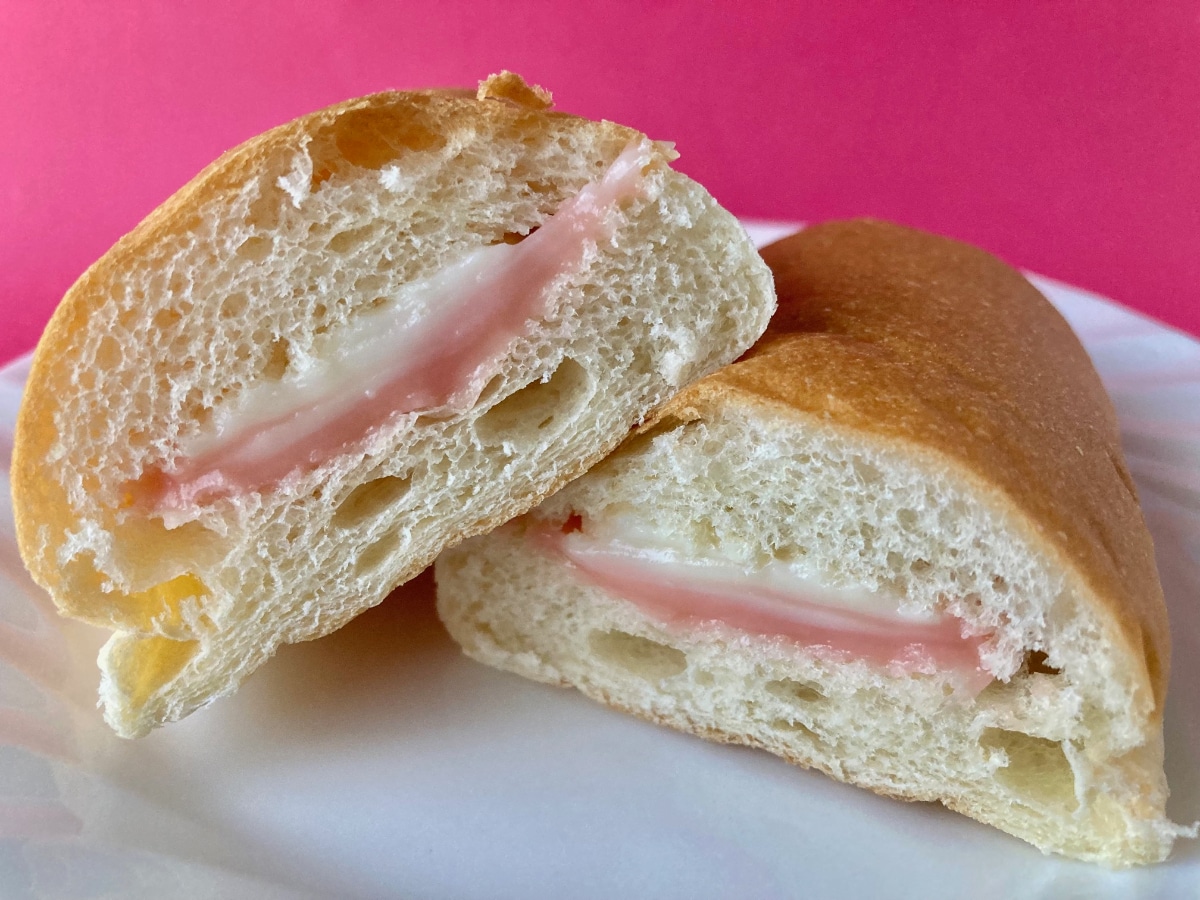 ハムチーズではないですよ!!甘くて美味しいコラボパン【ファミマ】