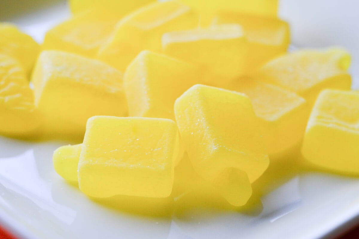 「箱買いした」「一瞬でなくなる」【不二家×赤城乳業】人気グミが再販!