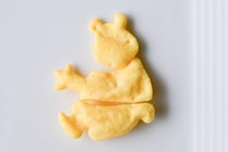 「めっちゃコンポタ」「うまい」【おっとっと】新作は味も見ためも楽しい