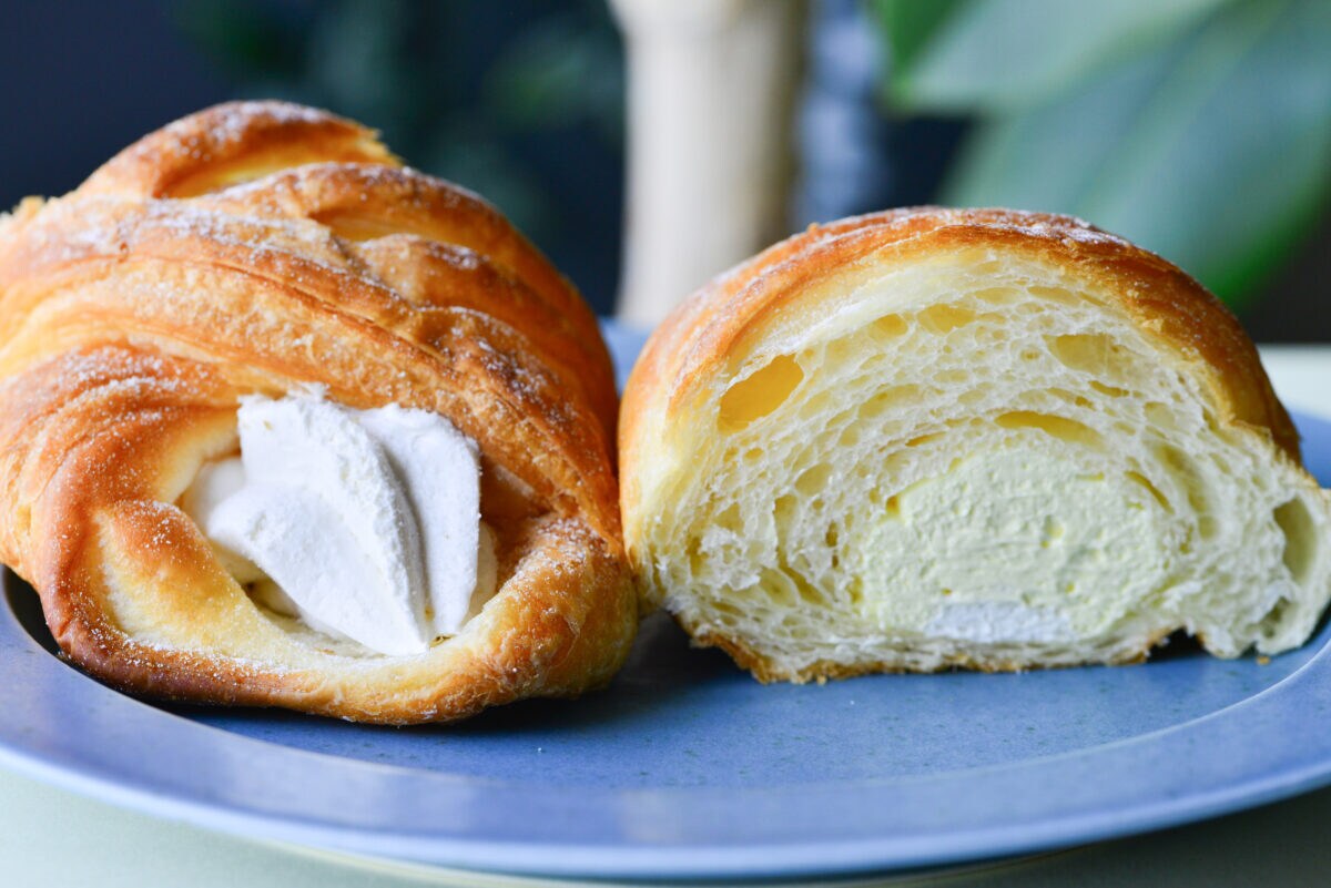 「激ハマり」【ローソン】「最強ワード」の新作パンにクリーム好きが歓喜