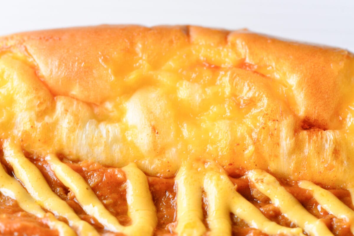 「うまいやん」【ファミマ】辛味が効いたメキシカンな惣菜パン登場