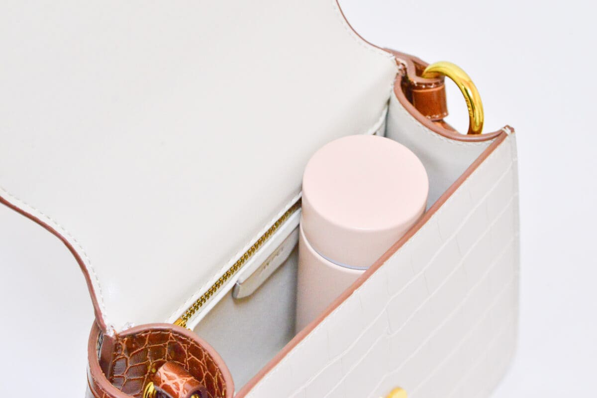 【ダイソー】水筒・ウォーターボトルおすすめ5選|肩掛けアイテムも紹介