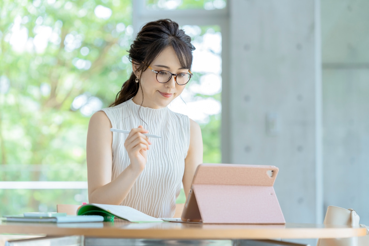 女性におすすめの転職サイト12選｜年代別やタイプ別に最適なサービスを比較
