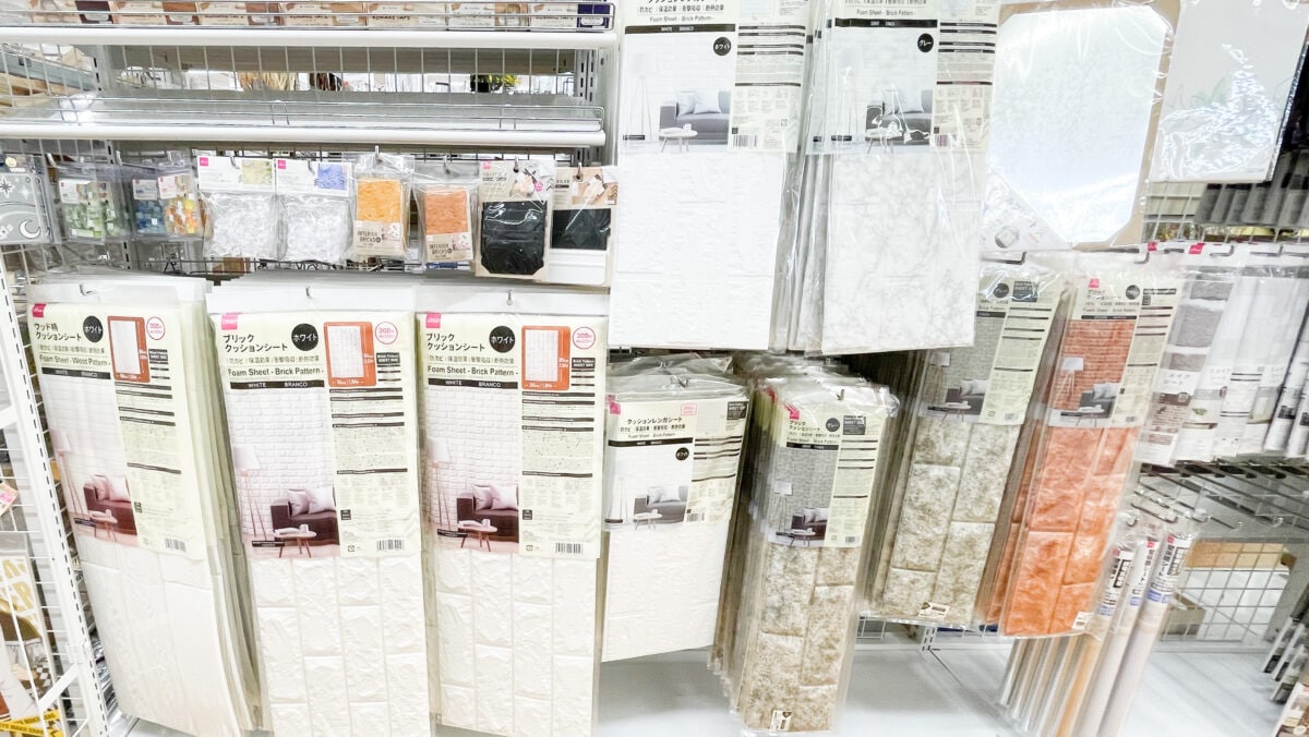 【ダイソー】リメイクシート6選!人気の新作紹介やはがせるかの検証も