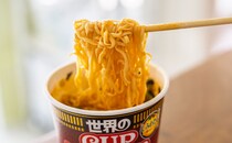 「めちゃくちゃ美味いぞ」話題のグルメが【カップヌードル】になって登場