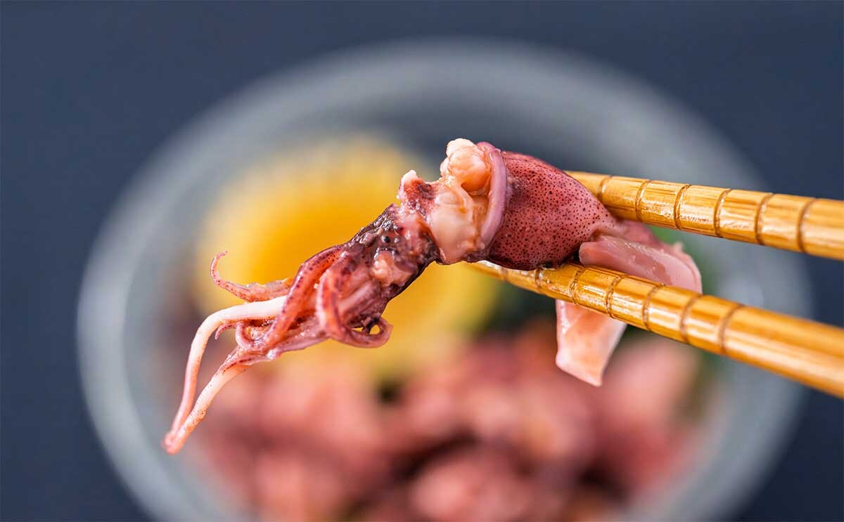 「最高」「酒に合う」セブンのカップデリに【ホタルイカ】登場。これはウマい!!