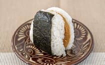 「売り切れてる」【セブン】新商品の「具だくさんおむすび」に大満足