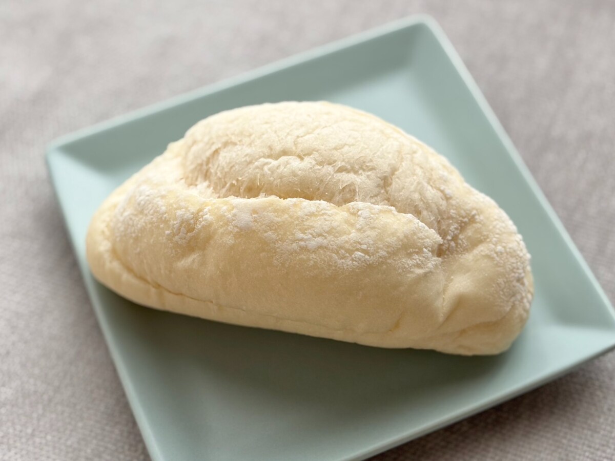 「めっっっっっっちゃ美味い」真っ白パンって?【ファミマ】話題の新商品