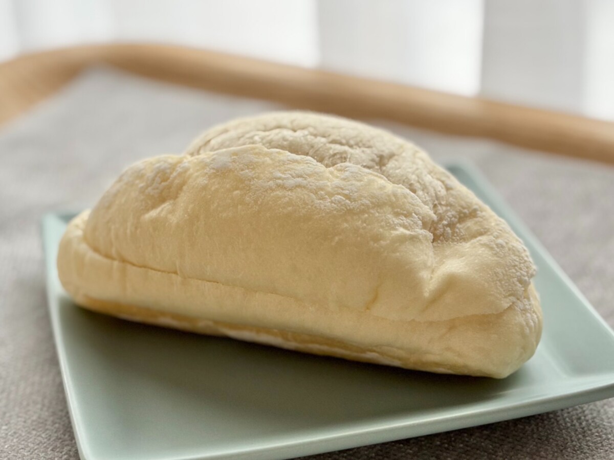 「めっっっっっっちゃ美味い」真っ白パンって?【ファミマ】話題の新商品