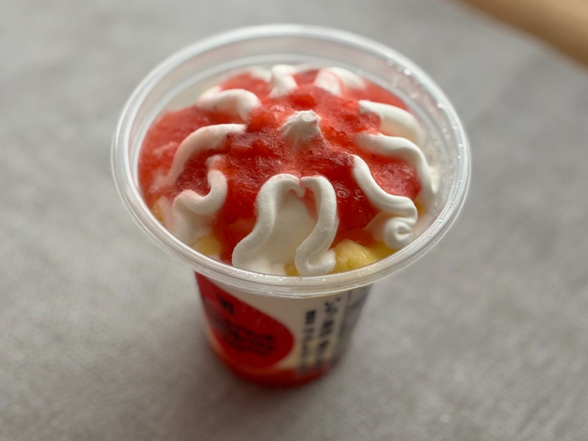 アイスの中にプリン……だと?【セブン】「不思議感覚」のパフェを実食