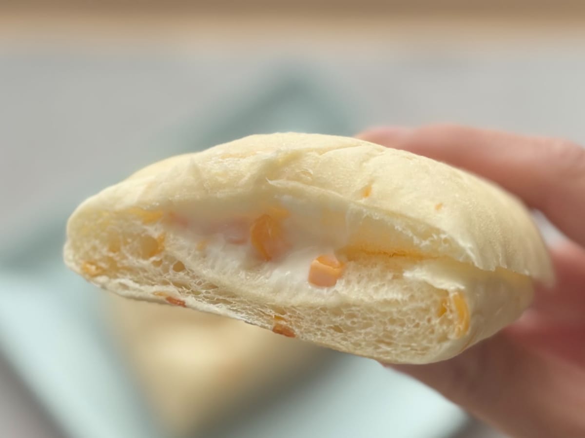 食べると「楽園」!?【ファミマ】「白生パン」の気になる新作を実食!