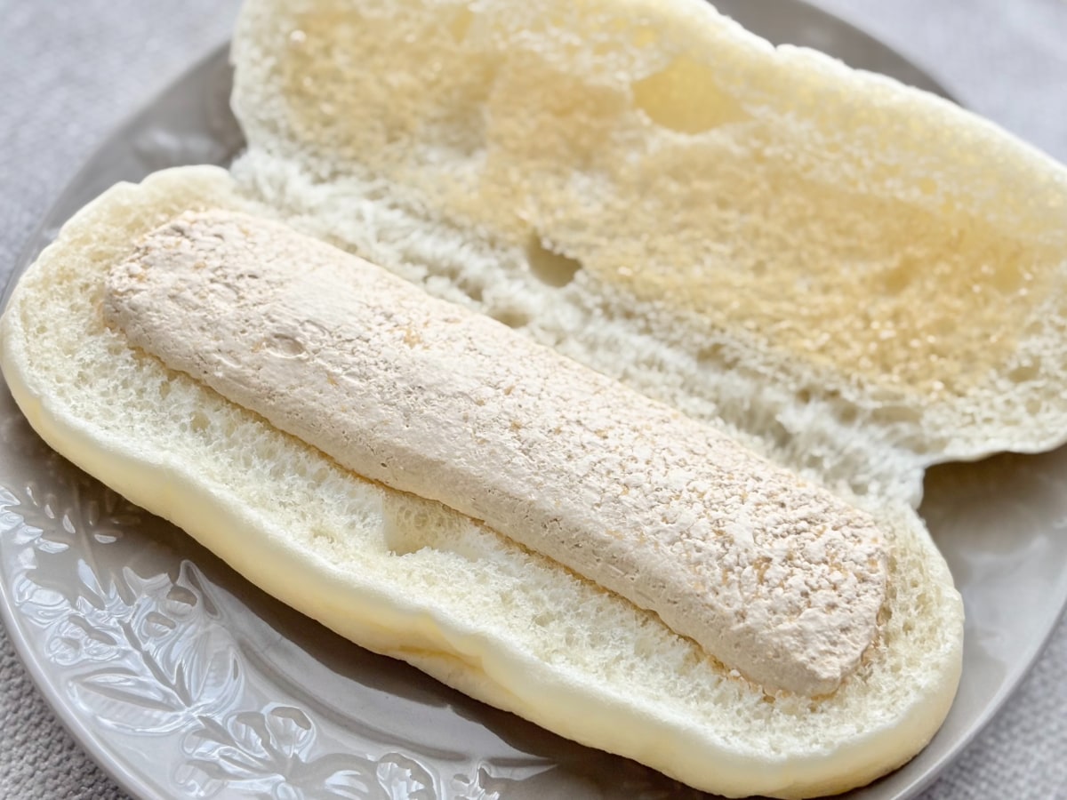 ほのかな苦みが「美味〜」♡【セブン】の真っ白パンは朝食にもよさそう