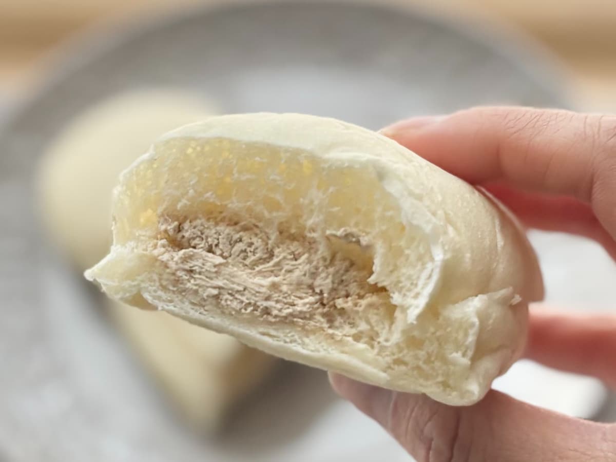 ほのかな苦みが「美味〜」♡【セブン】の真っ白パンは朝食にもよさそう
