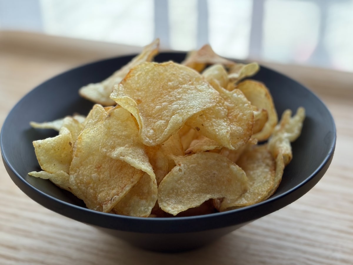 「おいしすぎて発狂する」レベル！春限定の【堅あげポテト】が帰ってきた