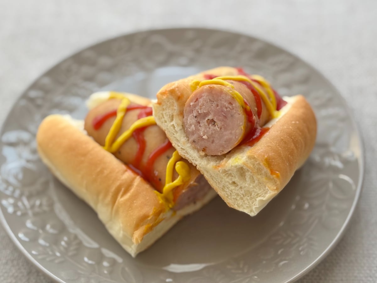 パリッとジューシーでウマっ！【ローソン】に食べ応えありのできたてパン