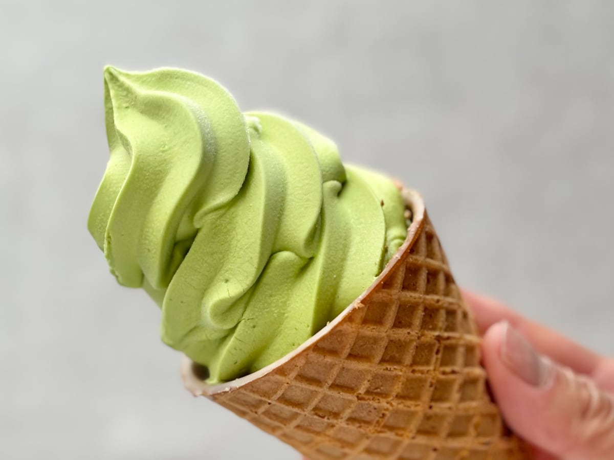 超リッチな抹茶味に驚愕！【ファミマ限定】の高級アイスは贅沢なおいしさ