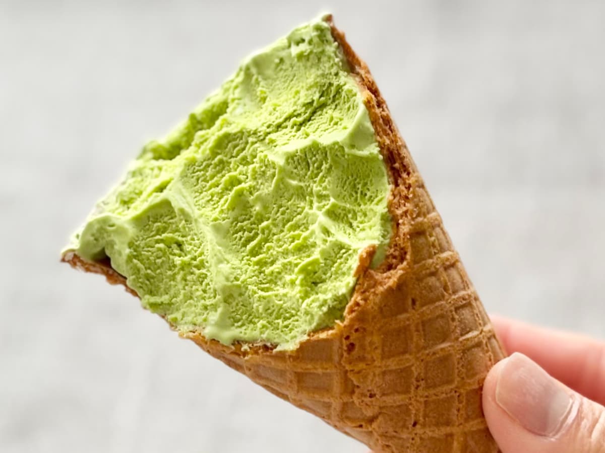 超リッチな抹茶味に驚愕！【ファミマ限定】の高級アイスは贅沢なおいしさ