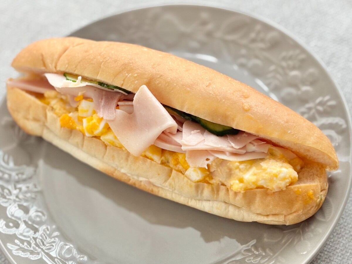 「ハムたっぷり」「最高な組み合わせ」【ファミマ】の贅沢ロールパン