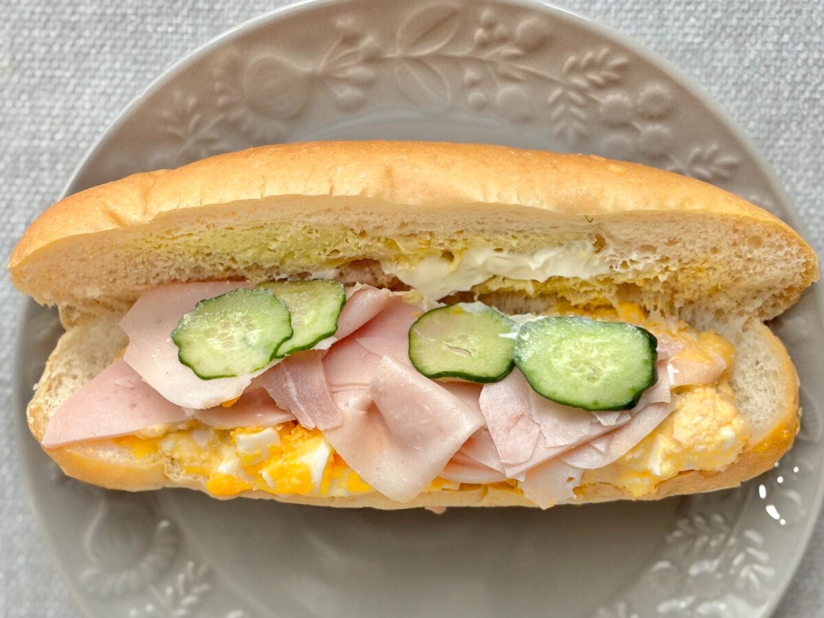 「ハムたっぷり」「最高な組み合わせ」【ファミマ】の贅沢ロールパン