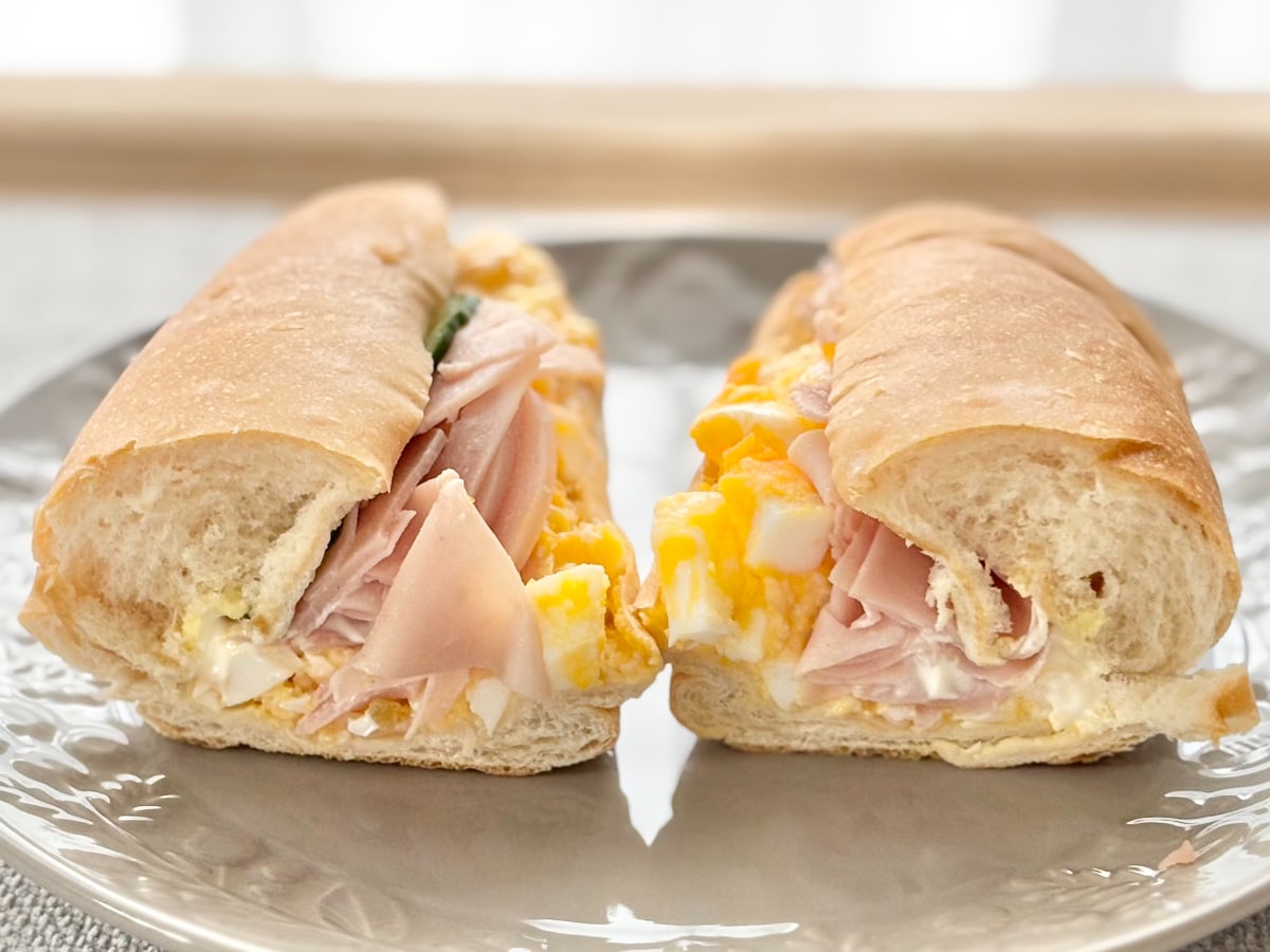 「ハムたっぷり」「最高な組み合わせ」【ファミマ】の贅沢ロールパン