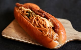 とにかく満足感がすごい！【ローソン】の惣菜パン、ガッツリ系で最高すぎた！！