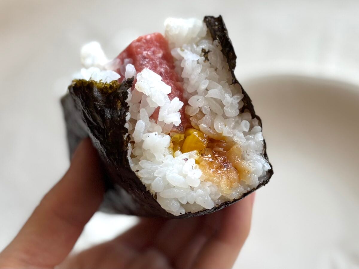 「これでもか!ってくらい入ってる」【ローソン】新作おにぎりに驚きの声