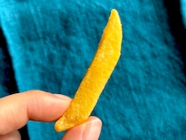 「買い占めてきた」【セブン】謎のポテトスナックに定番化を求める声多数