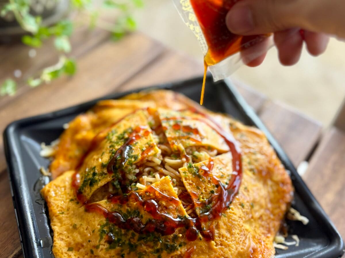 やっぱり王道が一番。【ローソン】有名店が監修するお好み焼きが大正解！