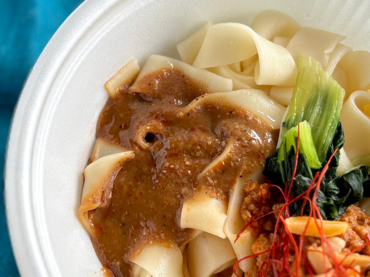 「まじで美味いからね!!」【ファミマ】爆売れした例の麺に「要注意」の声?