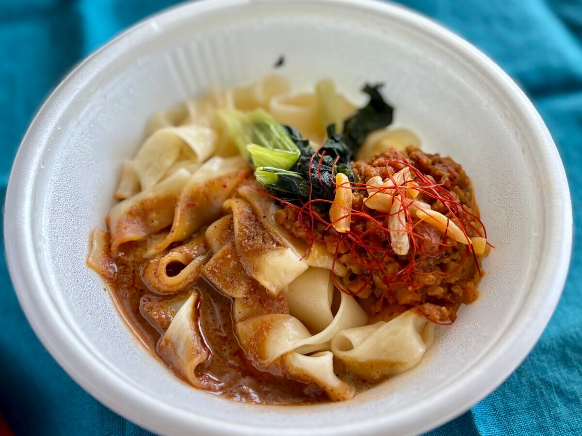 「まじで美味いからね!!」【ファミマ】爆売れした例の麺に「要注意」の声?