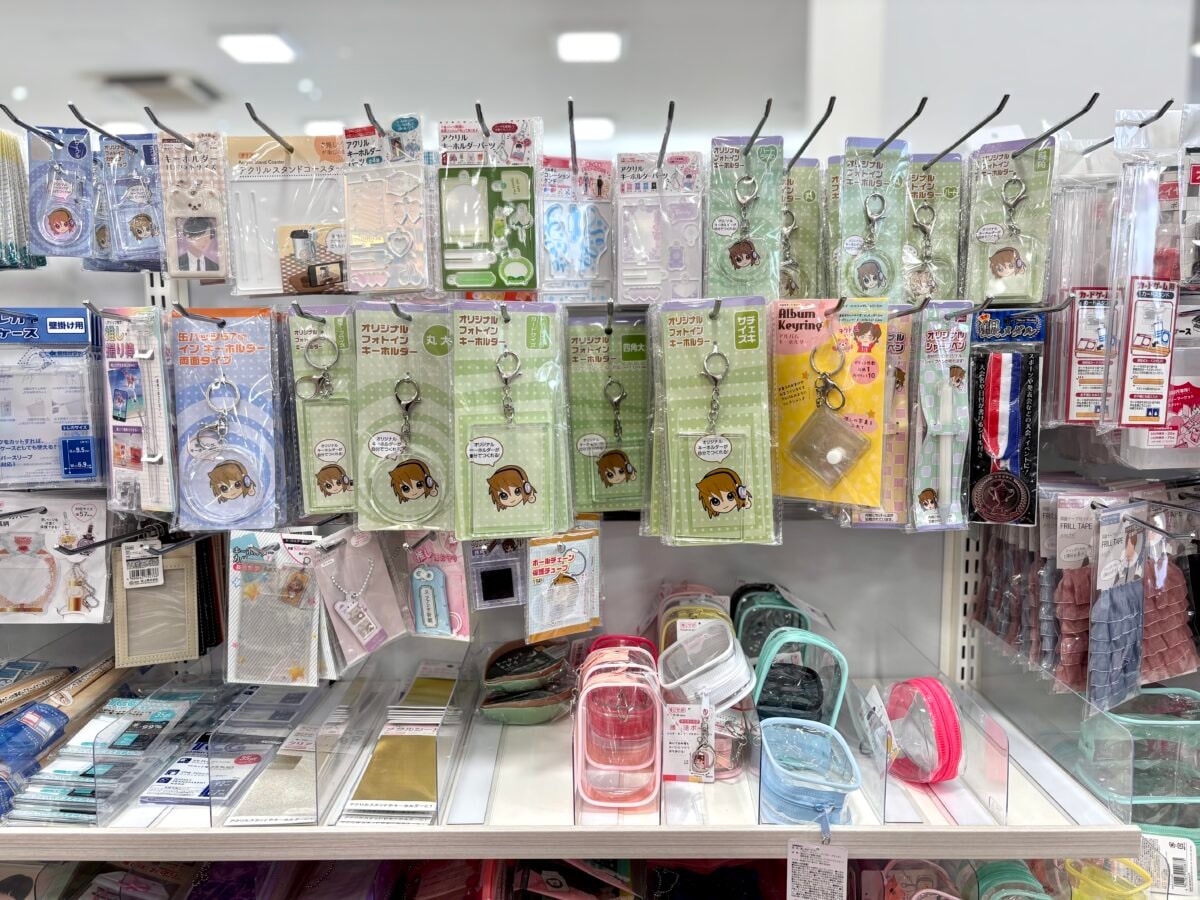 【セリア】ぬいぐるみポーチおすすめ6選！サイズ別に推し活ポーチを紹介