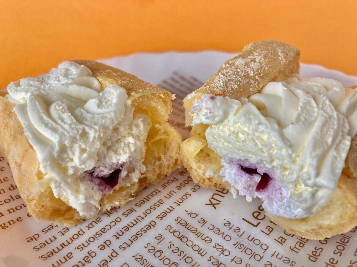 おっ、美味しい！すでに3個目！エクレア感……？【ファミマ】絶品スイーツが大当たり