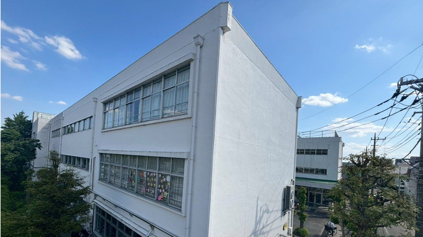 〈立川・小学校侵入〉男を“招集”した母親は「金髪のヤンキー」酒ビンを片手に暴れた男2人も「ヤンキー」…保護者も児童も「いじめは聞いたことがない」【2025年5月ベスト記事】