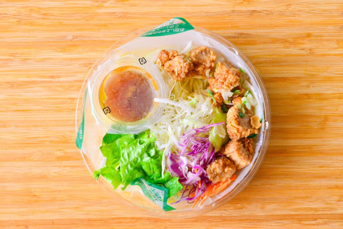 肉も野菜も麺も摂れて大満足！【ファミマ】菰田欣也シェフ監修の新商品