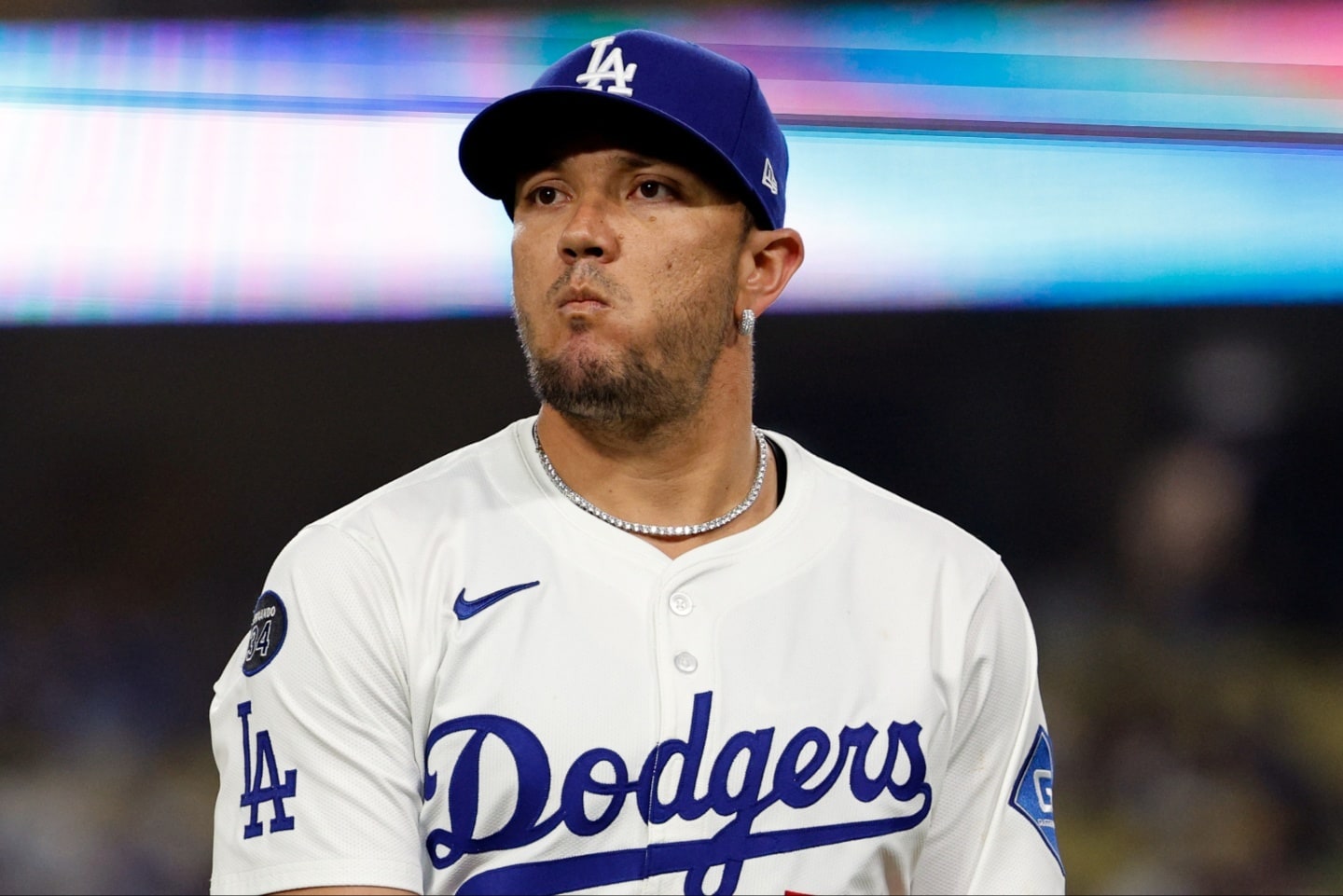 「こういうのは出禁で!」大谷ユニの男性がフェン直のボールを強奪!非常識な観客の“妨害行為”に批判の声「酷すぎます」