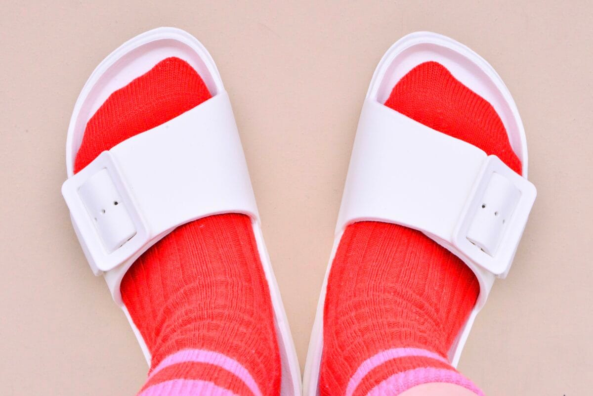 【ダイソー】サンダルの履き心地は？ビーチサンダルやEVAパンプスも紹介