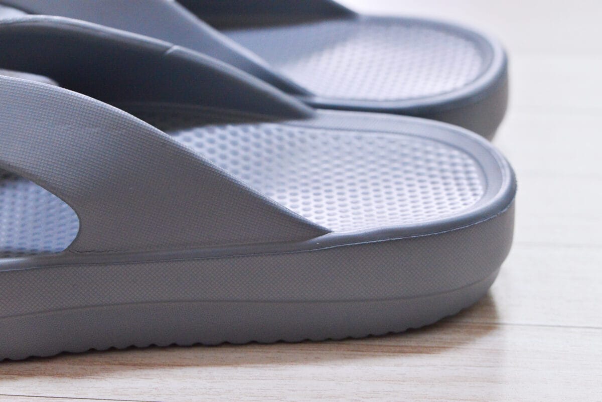 【ダイソー】サンダルの履き心地は?ビーチサンダルやEVAパンプスも紹介