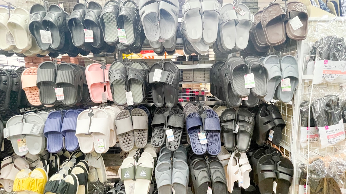 【ダイソー】サンダルの履き心地は？ビーチサンダルやEVAパンプスも紹介