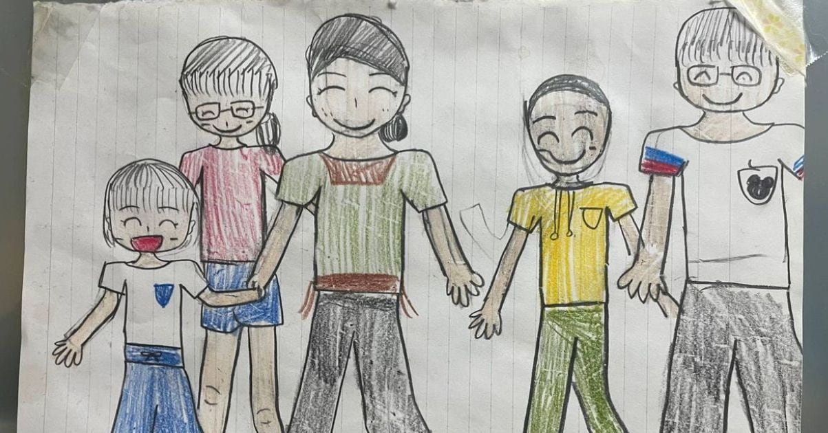 小5のときに描いた絵→4年後…… 「ねぇ何があったん?」「鳥肌立った」中3になって描いた絵が160万再生