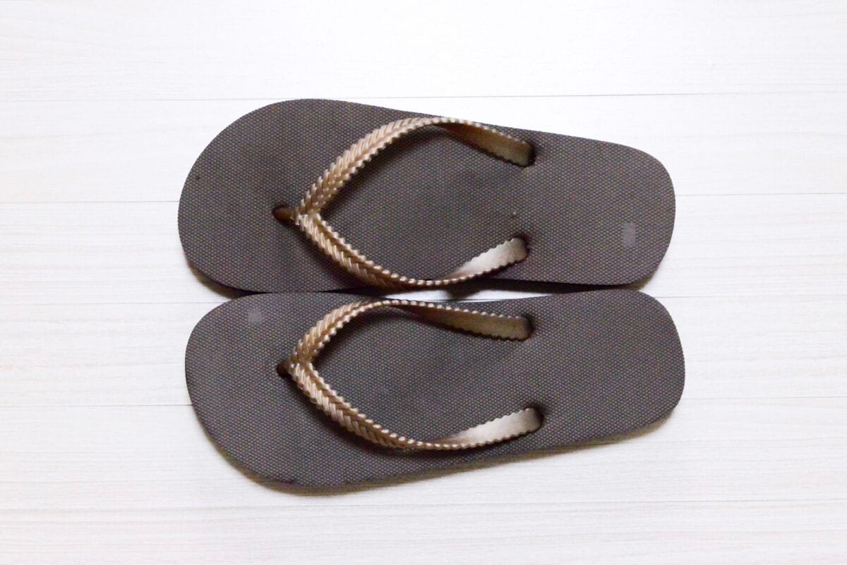 【ダイソー】サンダルの履き心地は?ビーチサンダルやEVAパンプスも紹介