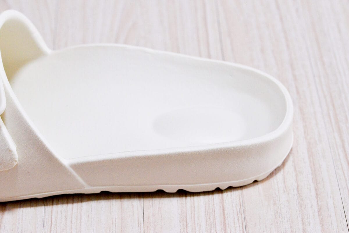 【ダイソー】サンダルの履き心地は？ビーチサンダルやEVAパンプスも紹介